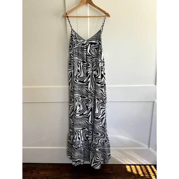 NWT By Egreis Tiered Maxi V-Neck Dress with B+W Swirls and Spaghetti Straps L - Picture 1 of 7
